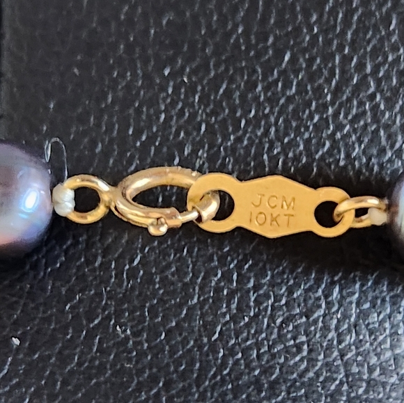 Gorgeous 10Kt Yellow Gold JCM 4MM Black Freshwater Pearl Necklace 17 1/3 Inch - Picture 3 of 6